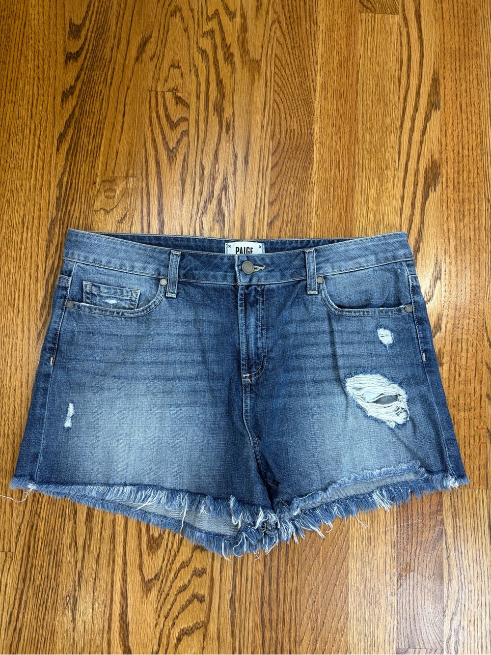 PAIGE Daryn Izza Destructed 2.5" Denim Shorts (31)